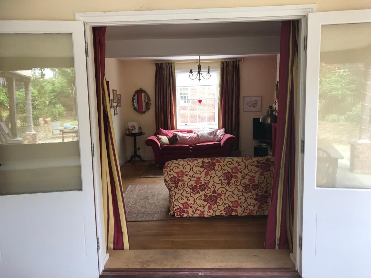 The Old Manse B&B Bures Bagian luar foto