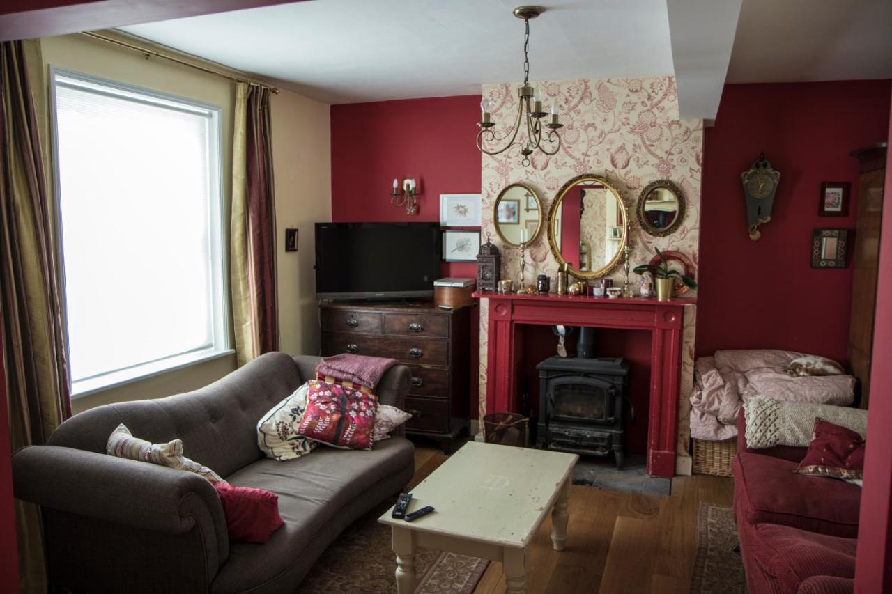 The Old Manse B&B Bures Bagian luar foto