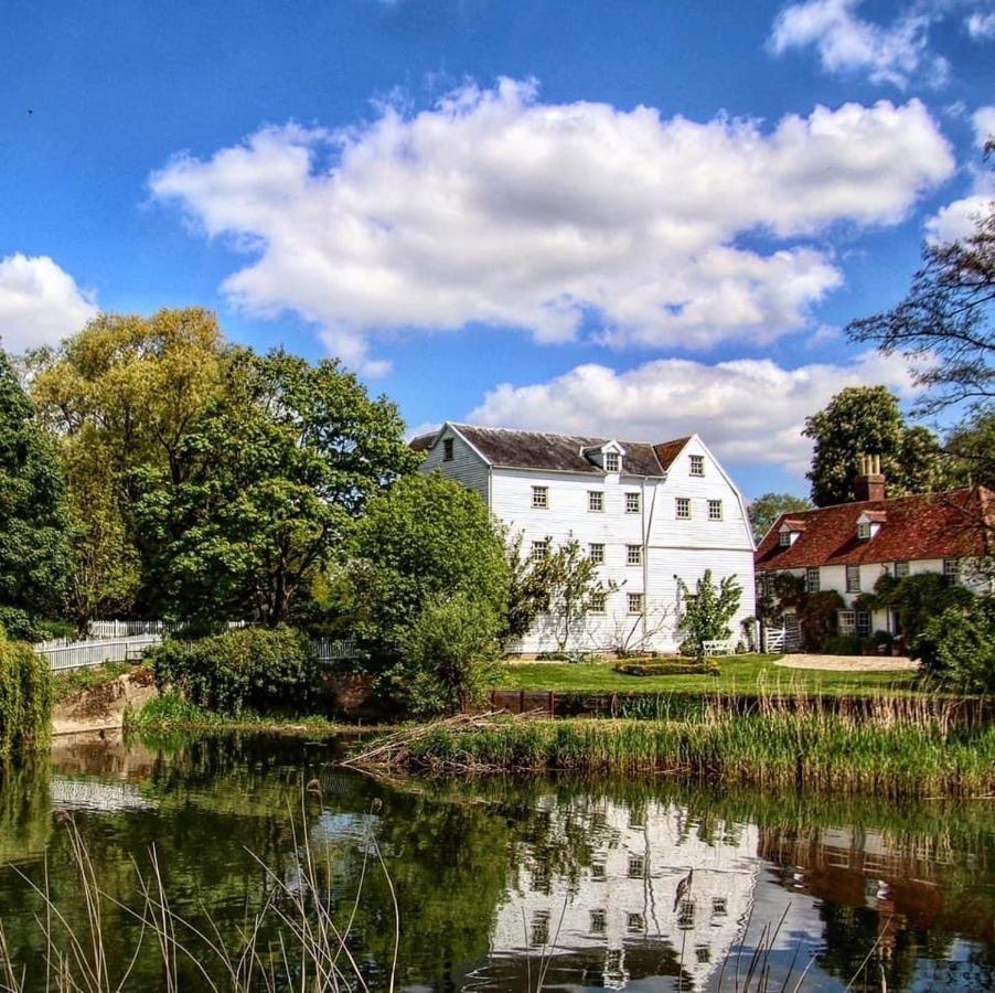 The Old Manse B&B Bures Bagian luar foto